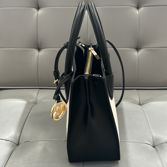 Michael kors handbag - Picture 2 of 4